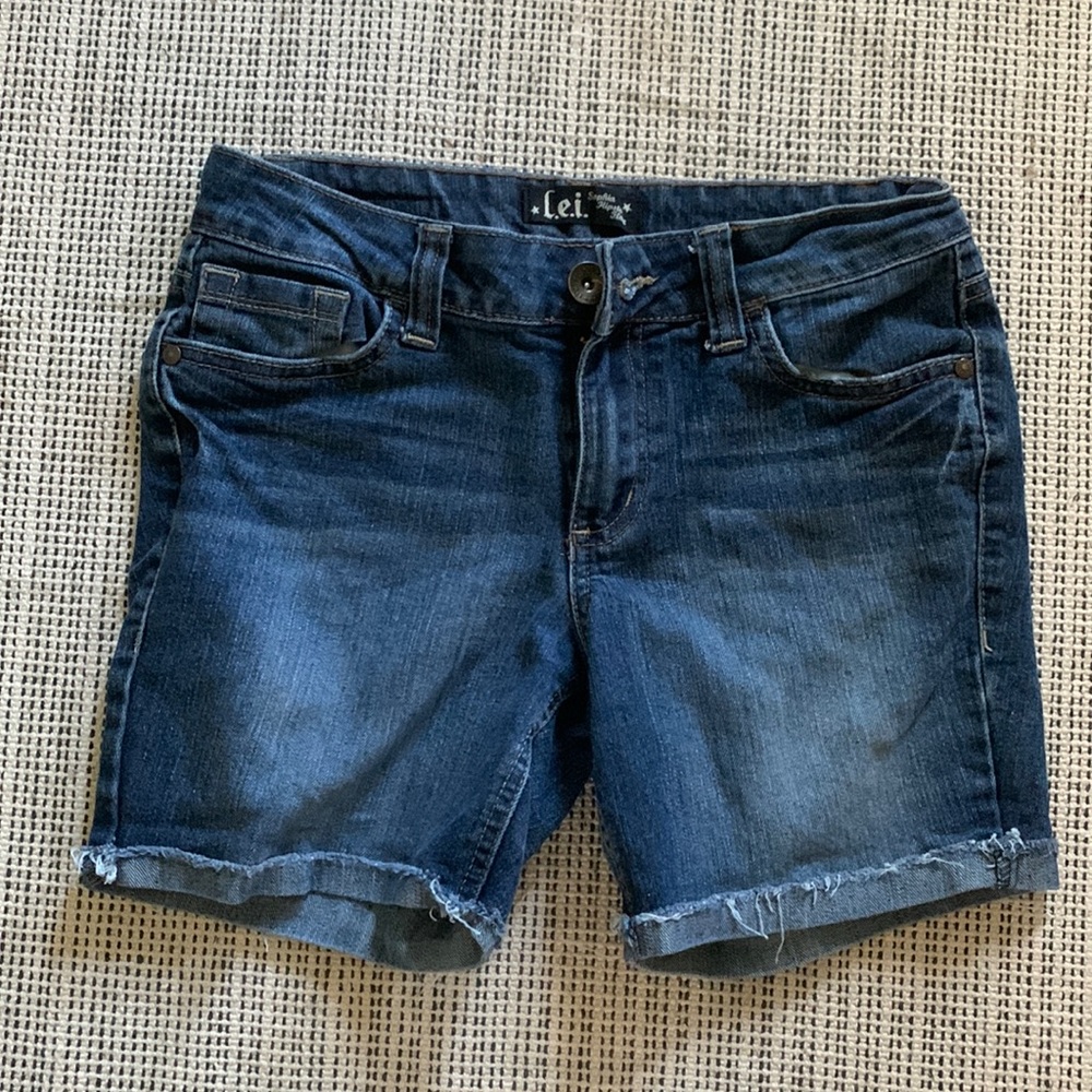l.e.i Sofia hipster shorts
